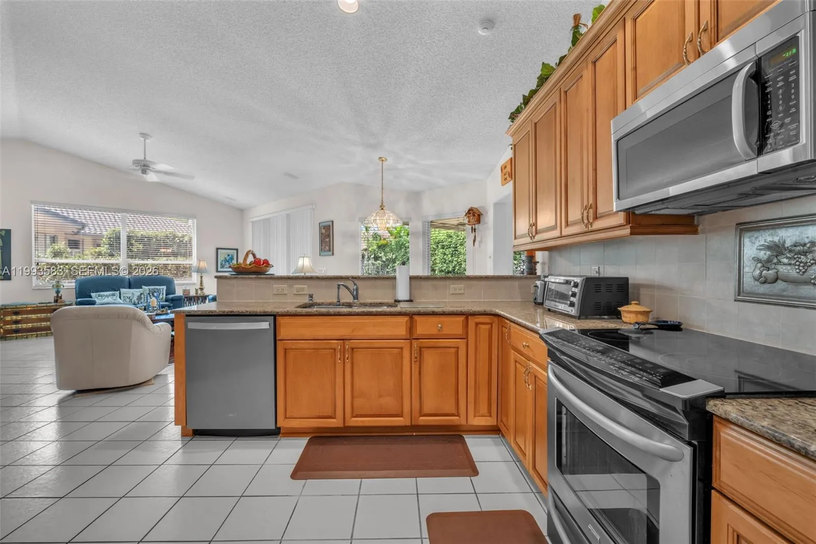 290 Landings Blvd, Weston, Florida 33327, Weston, Florida 33327, 4 Bedrooms Bedrooms, ,3 BathroomsBathrooms,Residential,For Sale,290 Landings Blvd, Weston, Florida 33327,A11993583