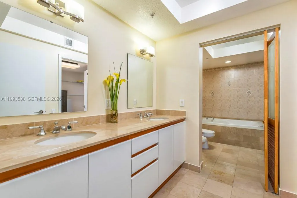 1500 Ocean Drive 609, Miami Beach, Florida 33139, Miami Beach, Florida 33139, 1 Bedroom Bedrooms, ,2 BathroomsBathrooms,Residential Lease,For Rent,1500 Ocean Drive 609, Miami Beach, Florida 33139,A11993588