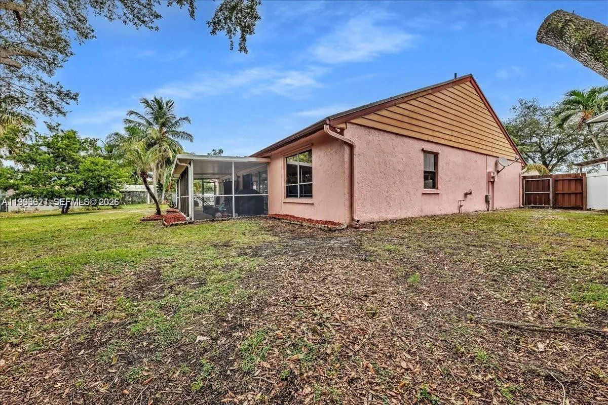 3930 Nw 79th Way, Davie, Florida 33024, Davie, Florida 33024, 3 Bedrooms Bedrooms, ,2 BathroomsBathrooms,Residential,For Sale,3930 Nw 79th Way, Davie, Florida 33024,A11993624