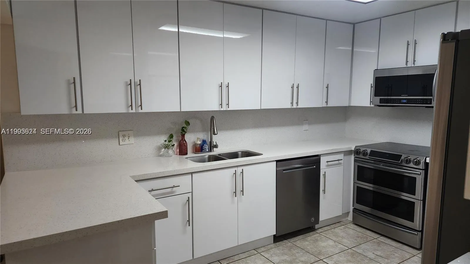 3930 Nw 79th Way, Davie, Florida 33024, Davie, Florida 33024, 3 Bedrooms Bedrooms, ,2 BathroomsBathrooms,Residential,For Sale,3930 Nw 79th Way, Davie, Florida 33024,A11993624