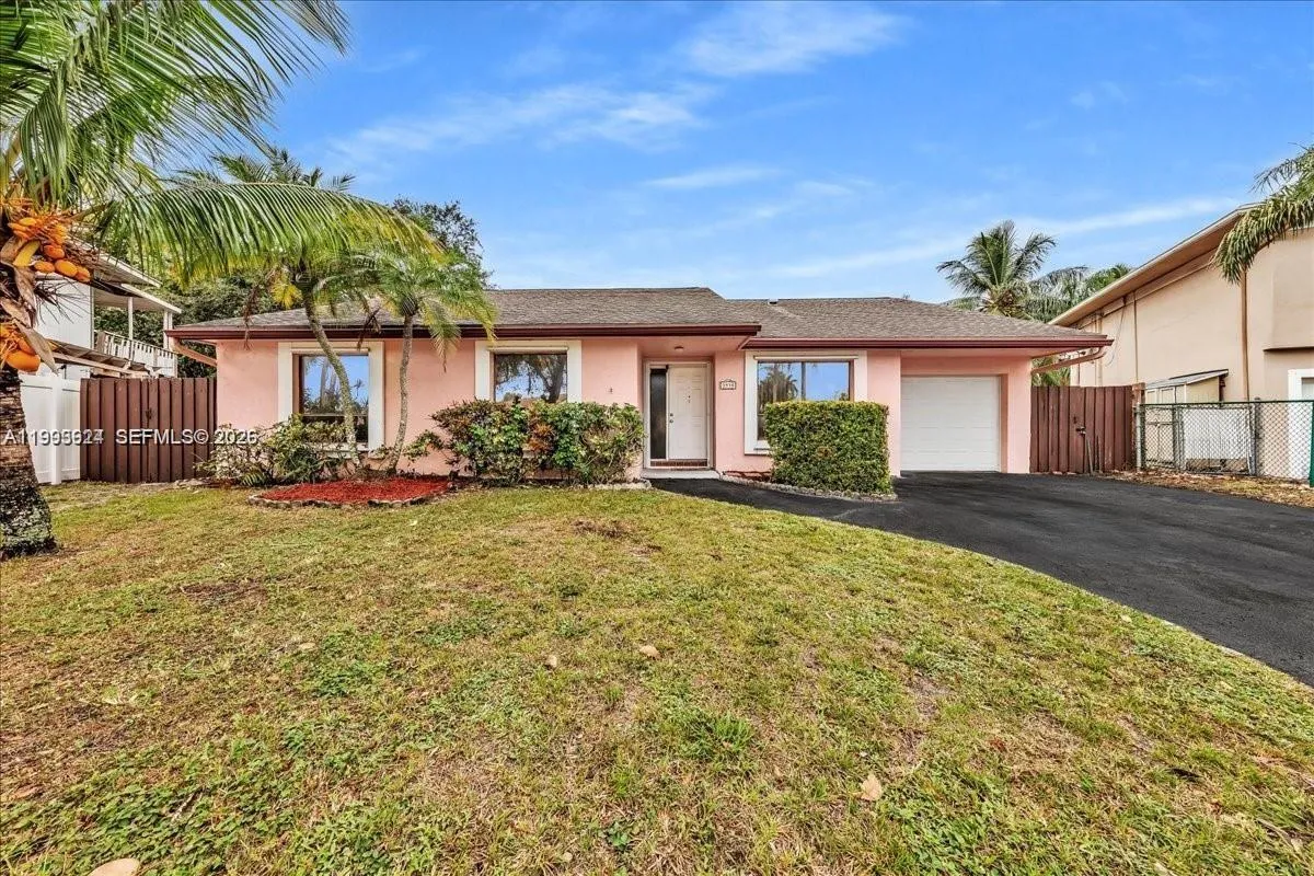 3930 Nw 79th Way, Davie, Florida 33024, Davie, Florida 33024, 3 Bedrooms Bedrooms, ,2 BathroomsBathrooms,Residential,For Sale,3930 Nw 79th Way, Davie, Florida 33024,A11993624