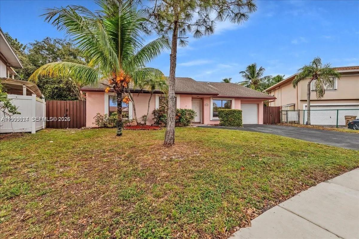 3930 Nw 79th Way, Davie, Florida 33024, Davie, Florida 33024, 3 Bedrooms Bedrooms, ,2 BathroomsBathrooms,Residential,For Sale,3930 Nw 79th Way, Davie, Florida 33024,A11993624
