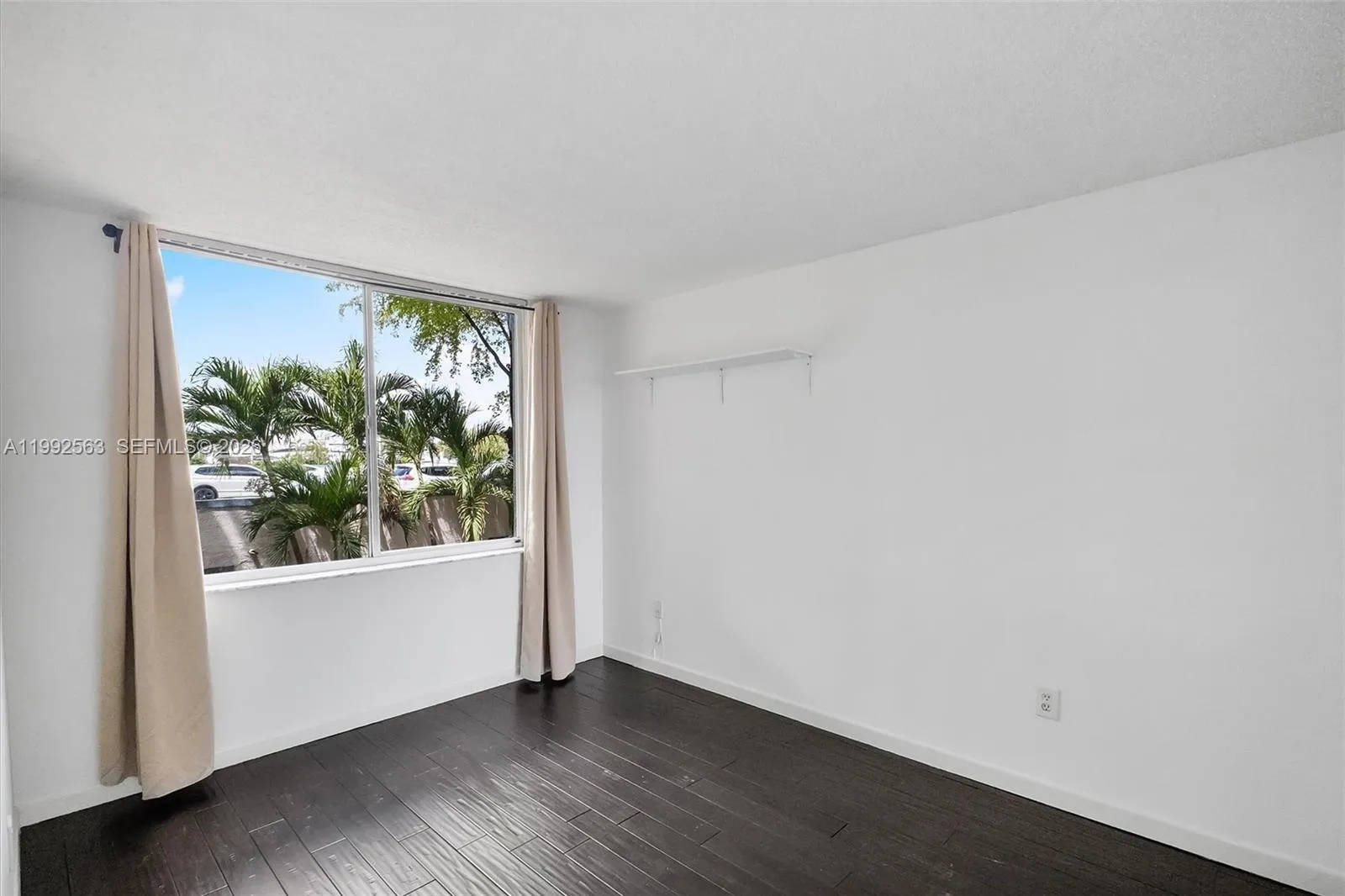 1720 Nw N River Dr 211, Miami, Florida 33125, Miami, Florida 33125, 2 Bedrooms Bedrooms, ,1 BathroomBathrooms,Residential Lease,For Rent,1720 Nw N River Dr 211, Miami, Florida 33125,A11992563