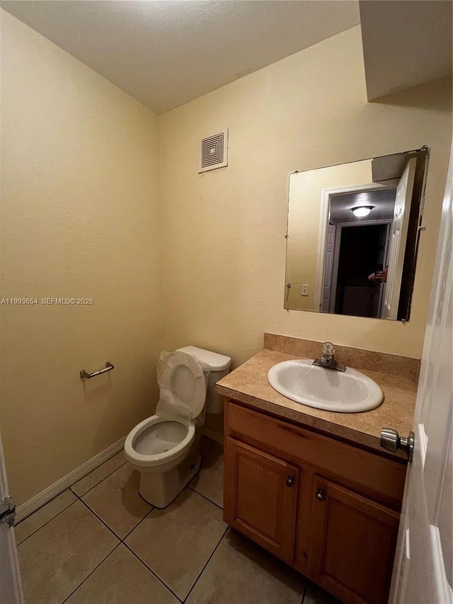 2822 Nw 55th Ave 1d, Lauderhill, Florida 33313, Lauderhill, Florida 33313, 1 Bedroom Bedrooms, ,1 BathroomBathrooms,Residential Lease,For Rent,2822 Nw 55th Ave 1d, Lauderhill, Florida 33313,A11993654