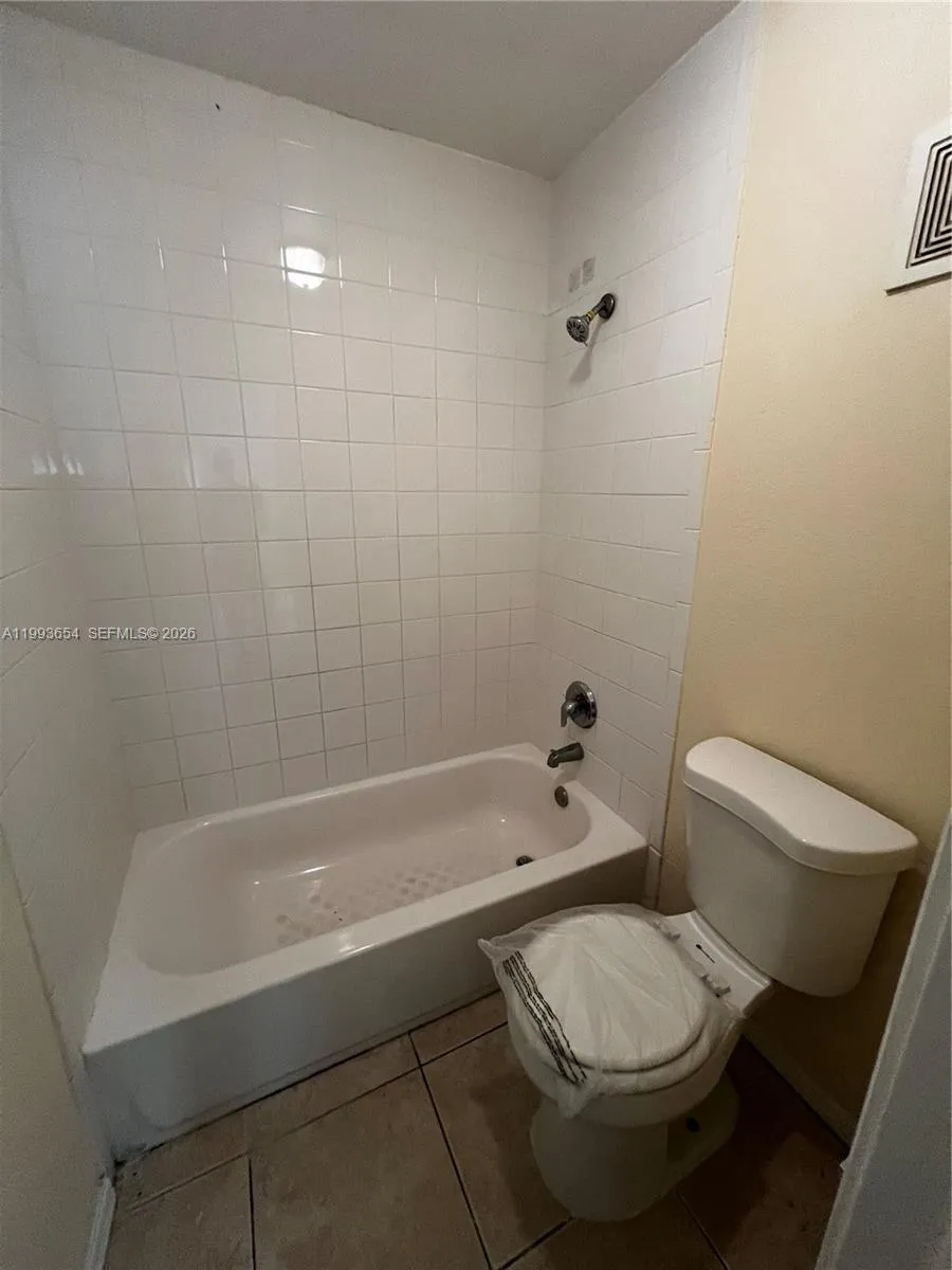 2822 Nw 55th Ave 1d, Lauderhill, Florida 33313, Lauderhill, Florida 33313, 1 Bedroom Bedrooms, ,1 BathroomBathrooms,Residential Lease,For Rent,2822 Nw 55th Ave 1d, Lauderhill, Florida 33313,A11993654