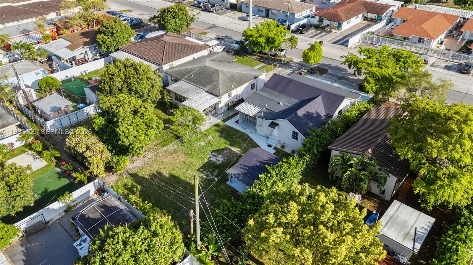 171 W 13th St, Hialeah, Florida 33010, Hialeah, Florida 33010, 5 Bedrooms Bedrooms, ,3 BathroomsBathrooms,Residential,For Sale,171 W 13th St, Hialeah, Florida 33010,A11993659