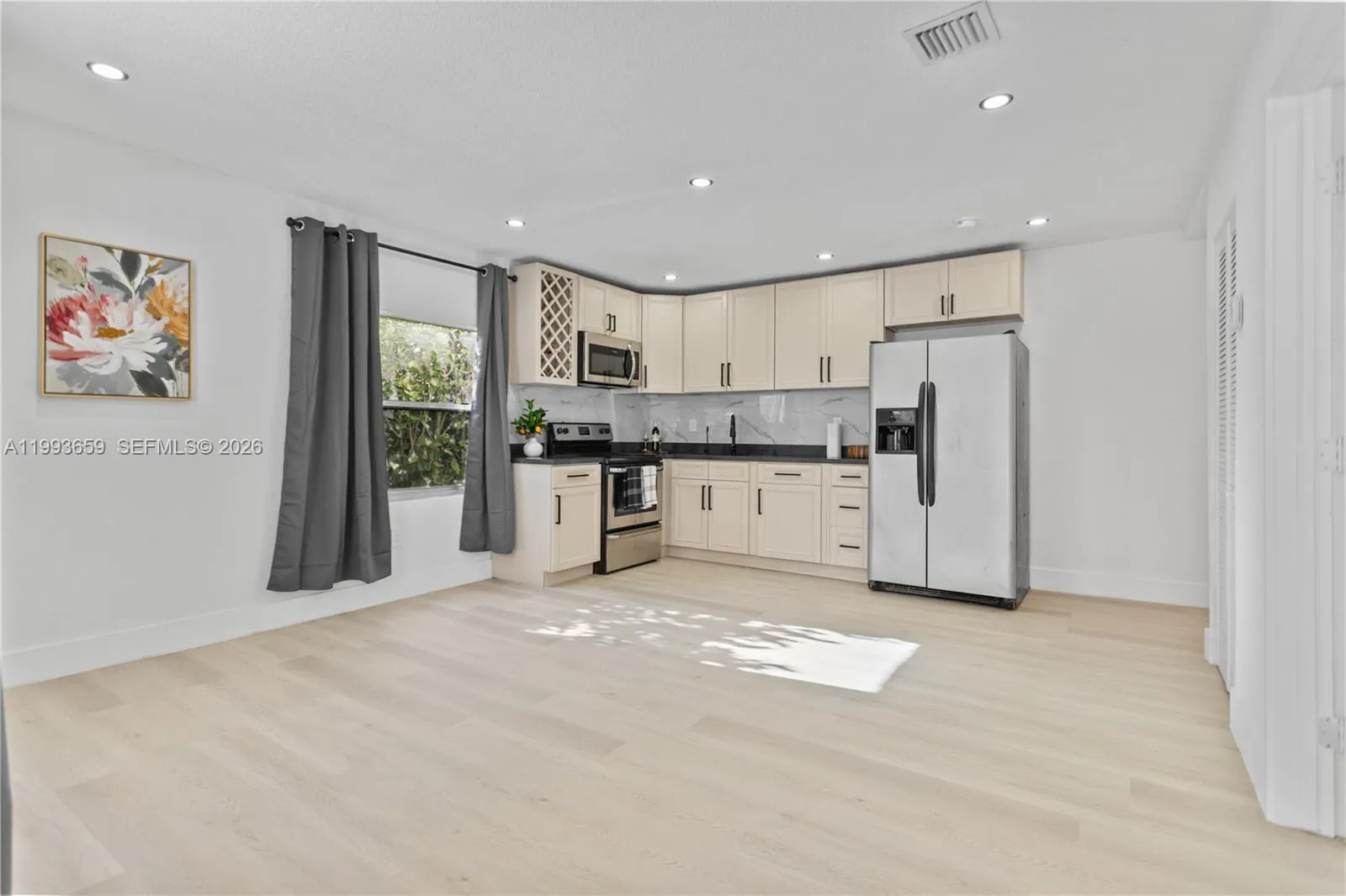 171 W 13th St, Hialeah, Florida 33010, Hialeah, Florida 33010, 5 Bedrooms Bedrooms, ,3 BathroomsBathrooms,Residential,For Sale,171 W 13th St, Hialeah, Florida 33010,A11993659