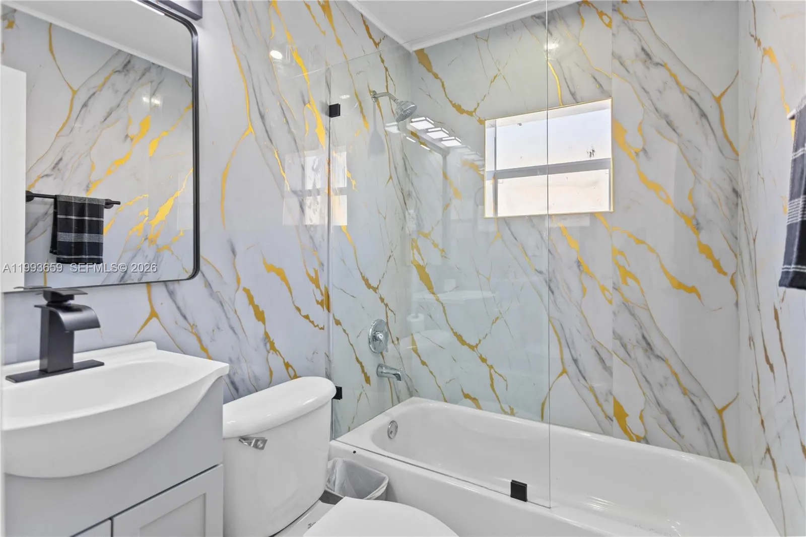 171 W 13th St, Hialeah, Florida 33010, Hialeah, Florida 33010, 5 Bedrooms Bedrooms, ,3 BathroomsBathrooms,Residential,For Sale,171 W 13th St, Hialeah, Florida 33010,A11993659