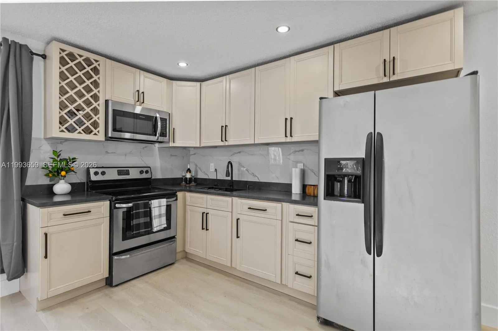 171 W 13th St, Hialeah, Florida 33010, Hialeah, Florida 33010, 5 Bedrooms Bedrooms, ,3 BathroomsBathrooms,Residential,For Sale,171 W 13th St, Hialeah, Florida 33010,A11993659