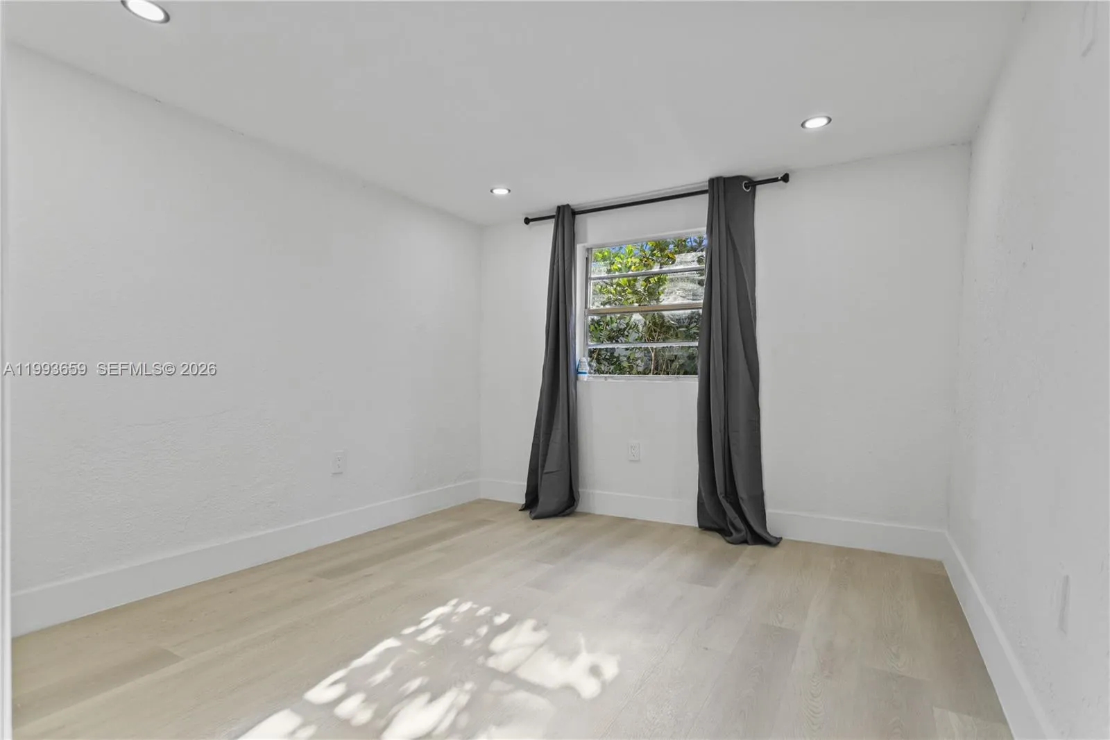 171 W 13th St, Hialeah, Florida 33010, Hialeah, Florida 33010, 5 Bedrooms Bedrooms, ,3 BathroomsBathrooms,Residential,For Sale,171 W 13th St, Hialeah, Florida 33010,A11993659
