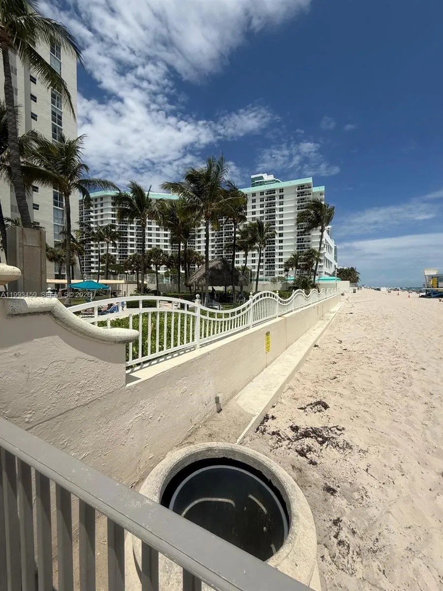 3801 S Ocean Dr 4p, Hollywood, Florida 33019, Hollywood, Florida 33019, 2 Bedrooms Bedrooms, ,2 BathroomsBathrooms,Residential Lease,For Rent,3801 S Ocean Dr 4p, Hollywood, Florida 33019,A11993459