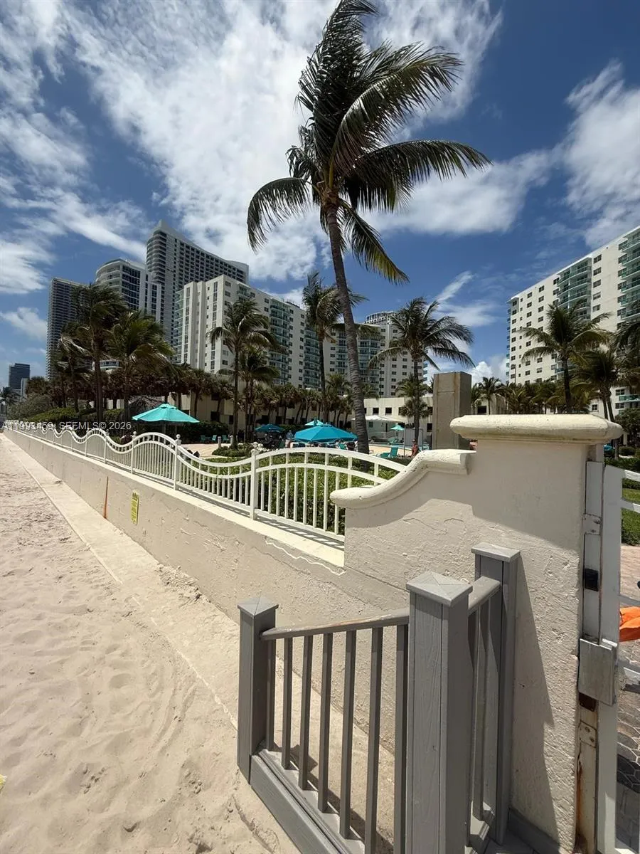 3801 S Ocean Dr 4p, Hollywood, Florida 33019, Hollywood, Florida 33019, 2 Bedrooms Bedrooms, ,2 BathroomsBathrooms,Residential Lease,For Rent,3801 S Ocean Dr 4p, Hollywood, Florida 33019,A11993459