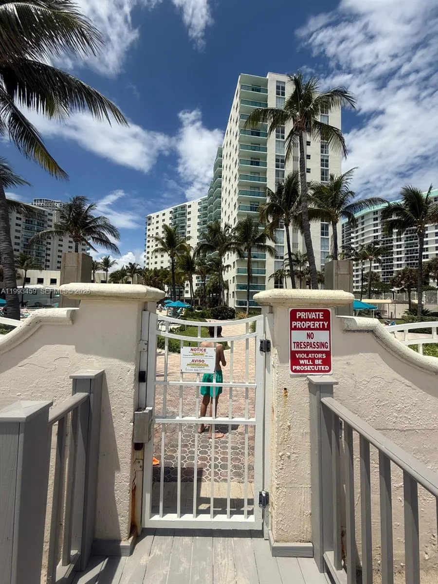 3801 S Ocean Dr 4p, Hollywood, Florida 33019, Hollywood, Florida 33019, 2 Bedrooms Bedrooms, ,2 BathroomsBathrooms,Residential Lease,For Rent,3801 S Ocean Dr 4p, Hollywood, Florida 33019,A11993459