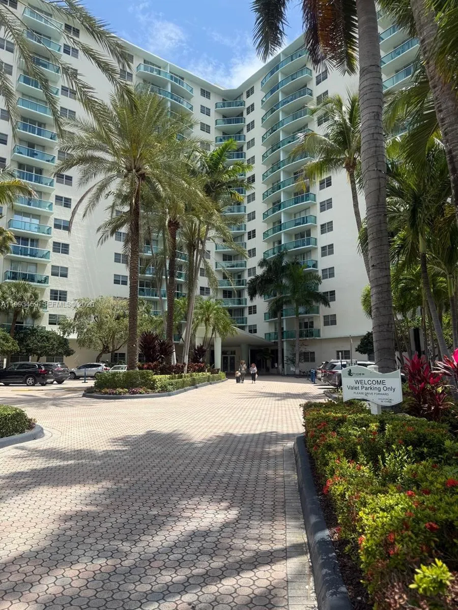 3801 S Ocean Dr 4p, Hollywood, Florida 33019, Hollywood, Florida 33019, 2 Bedrooms Bedrooms, ,2 BathroomsBathrooms,Residential Lease,For Rent,3801 S Ocean Dr 4p, Hollywood, Florida 33019,A11993459