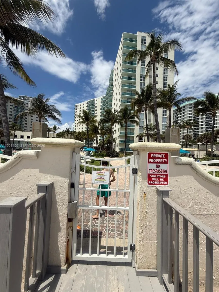 3801 S Ocean Dr 4p, Hollywood, Florida 33019, Hollywood, Florida 33019, 2 Bedrooms Bedrooms, ,2 BathroomsBathrooms,Residential Lease,For Rent,3801 S Ocean Dr 4p, Hollywood, Florida 33019,A11993459