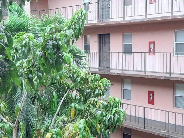 2841 Somerset Dr 305, Lauderdale Lakes, Florida 33, Lauderdale Lakes, Florida 33311, 1 Bedroom Bedrooms, ,1 BathroomBathrooms,Residential,For Sale,2841 Somerset Dr 305, Lauderdale Lakes, Florida 33,A11987848