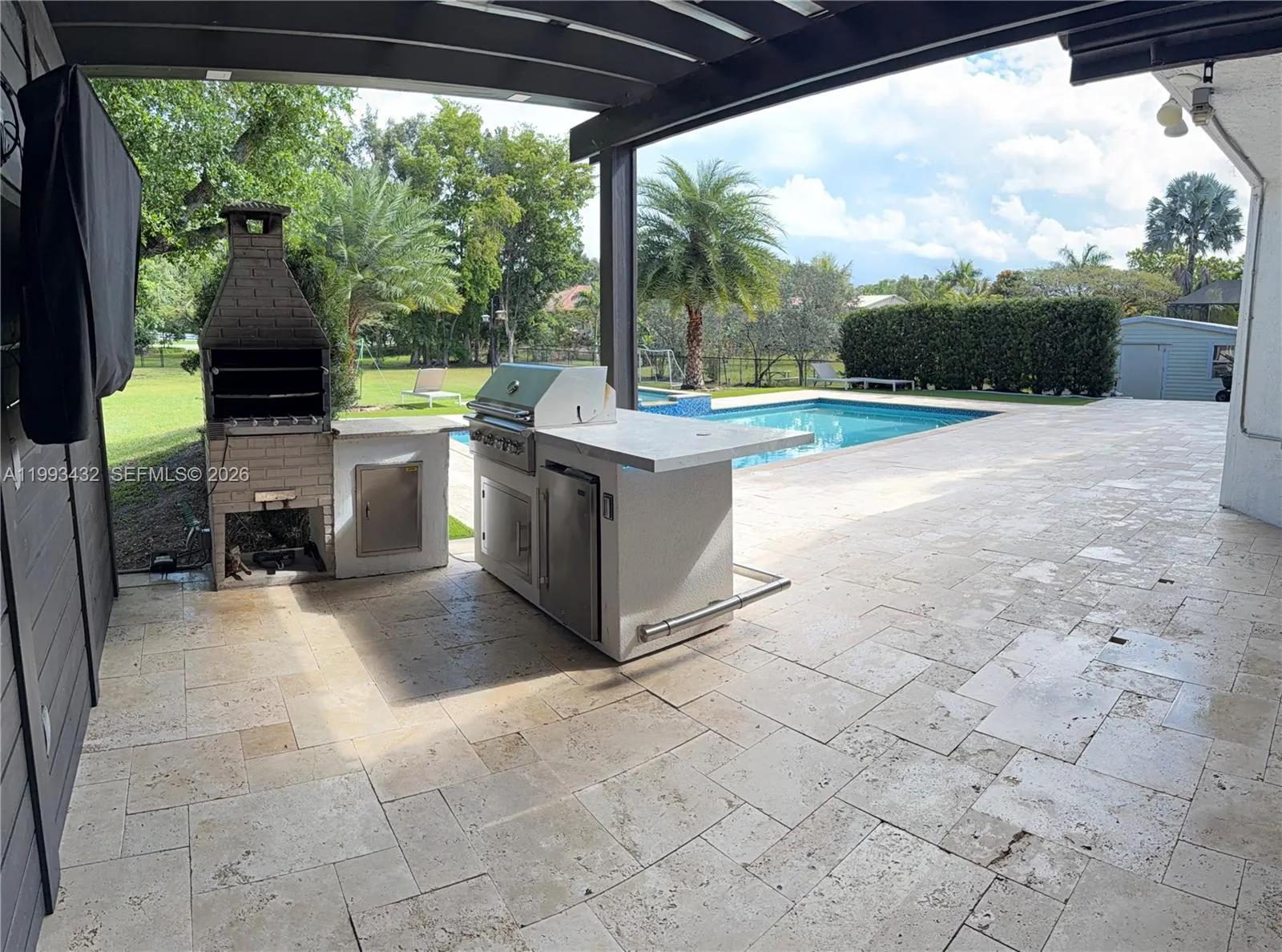 Grill & Barbecue Area