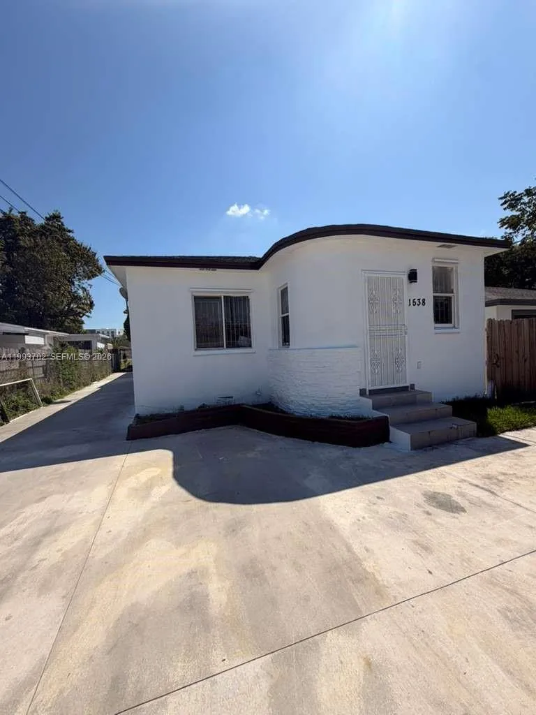 1538 Nw 66 St 1, Miami, Florida 33147, Miami, Florida 33147, 2 Bedrooms Bedrooms, ,1 BathroomBathrooms,Residential Lease,For Rent,1538 Nw 66 St 1, Miami, Florida 33147,A11993702