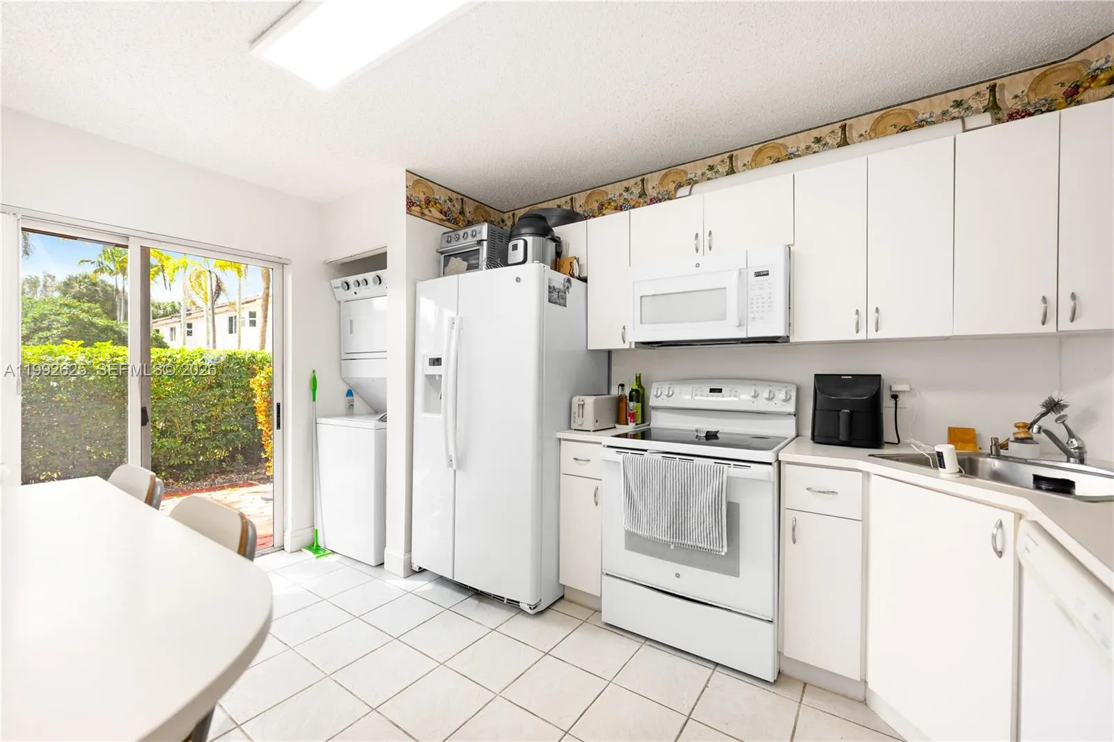 7760 Nw 22nd St 103, Pembroke Pines, Florida 33024, Pembroke Pines, Florida 33024, 2 Bedrooms Bedrooms, ,2 BathroomsBathrooms,Residential Lease,For Rent,7760 Nw 22nd St 103, Pembroke Pines, Florida 33024,A11992625