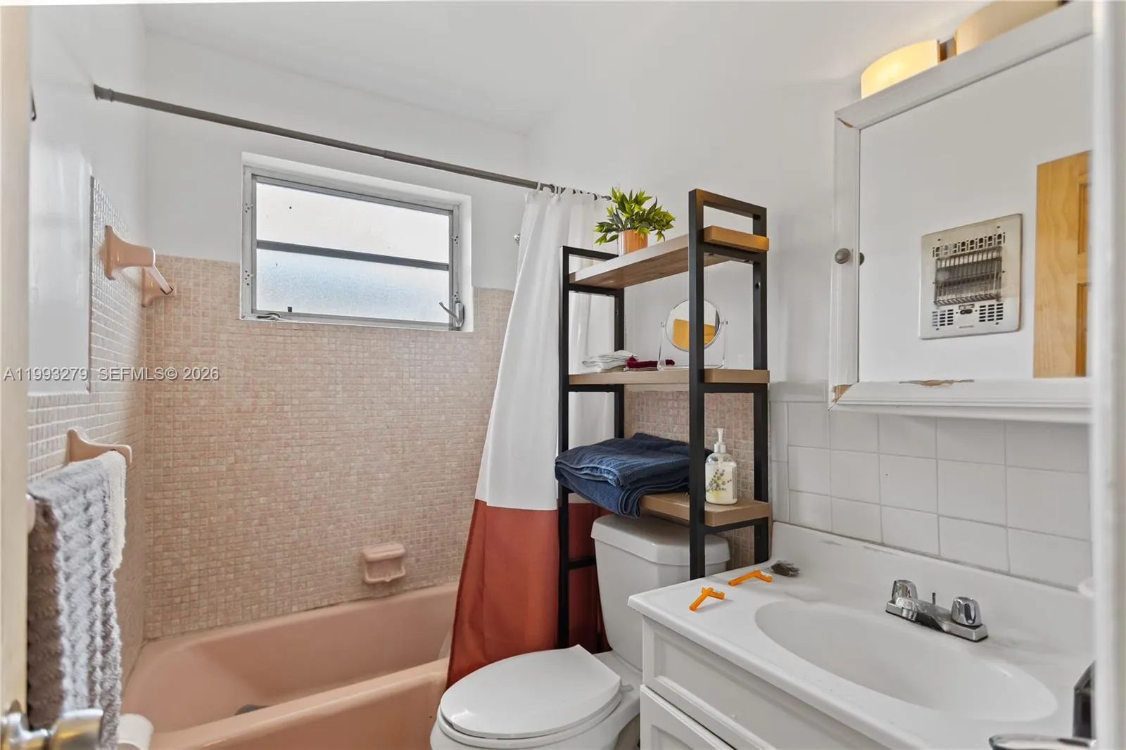 53 Nw 169th St, North Miami Beach, Florida 33169, North Miami Beach, Florida 33169, ,Residential Income,For Sale,53 Nw 169th St, North Miami Beach, Florida 33169,A11993279