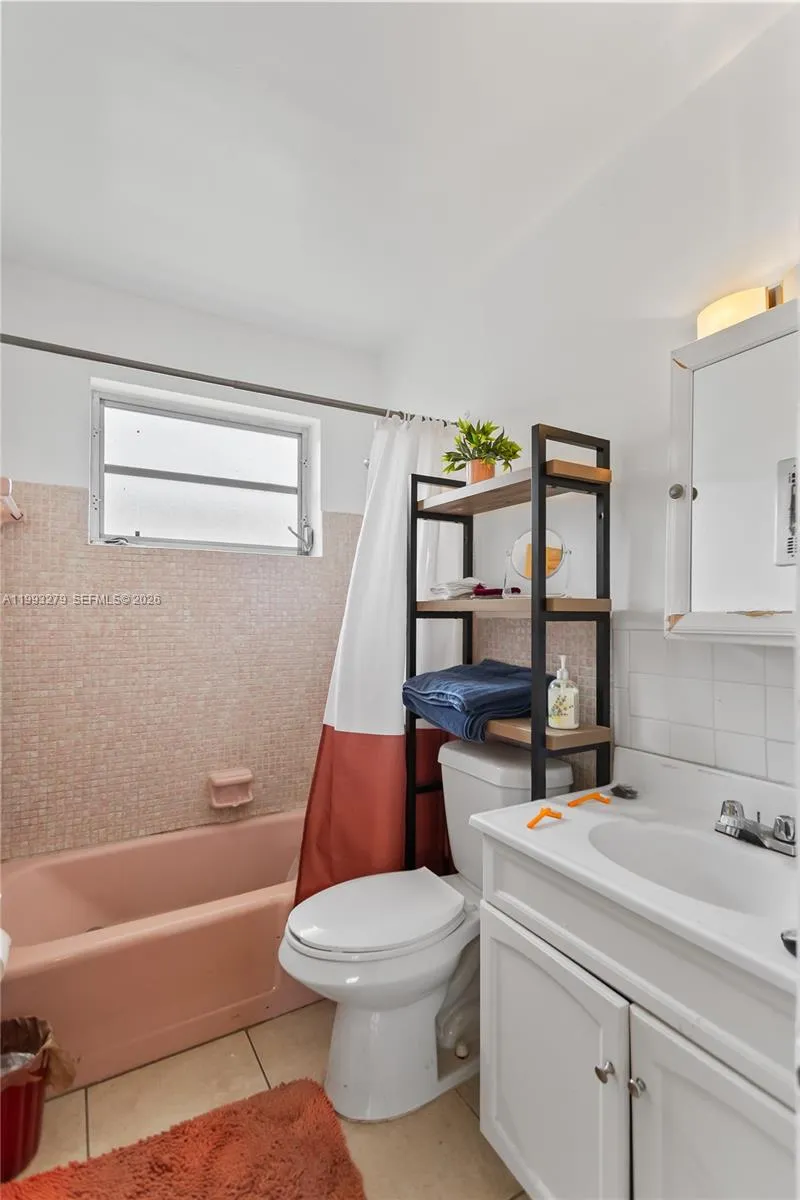 53 Nw 169th St, North Miami Beach, Florida 33169, North Miami Beach, Florida 33169, ,Residential Income,For Sale,53 Nw 169th St, North Miami Beach, Florida 33169,A11993279