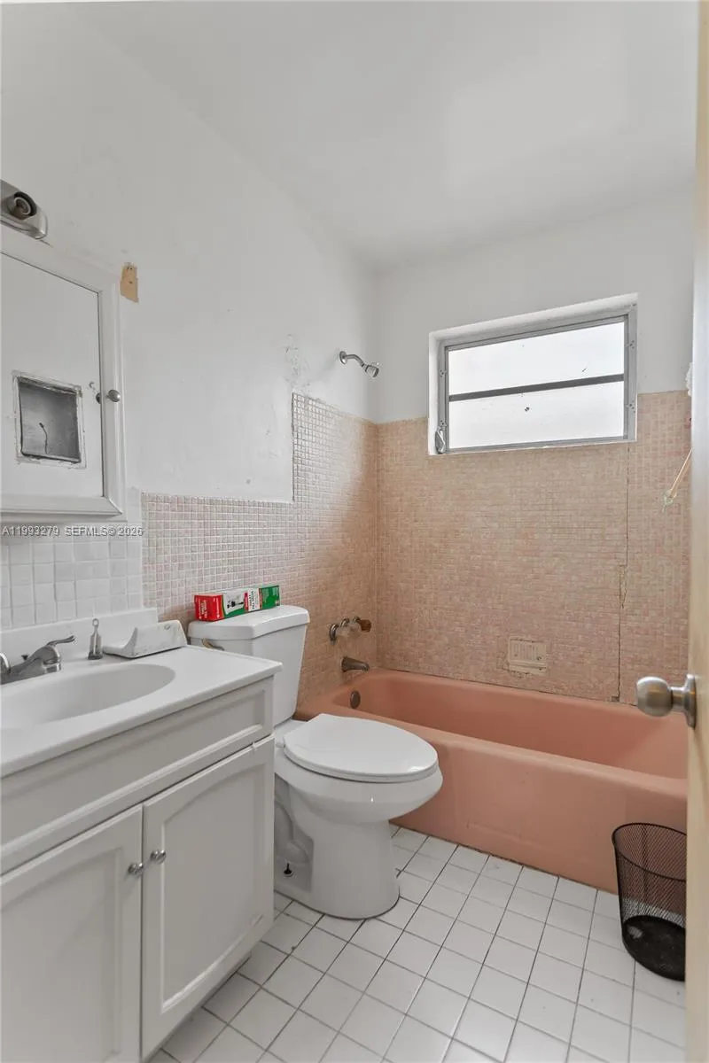 53 Nw 169th St, North Miami Beach, Florida 33169, North Miami Beach, Florida 33169, ,Residential Income,For Sale,53 Nw 169th St, North Miami Beach, Florida 33169,A11993279