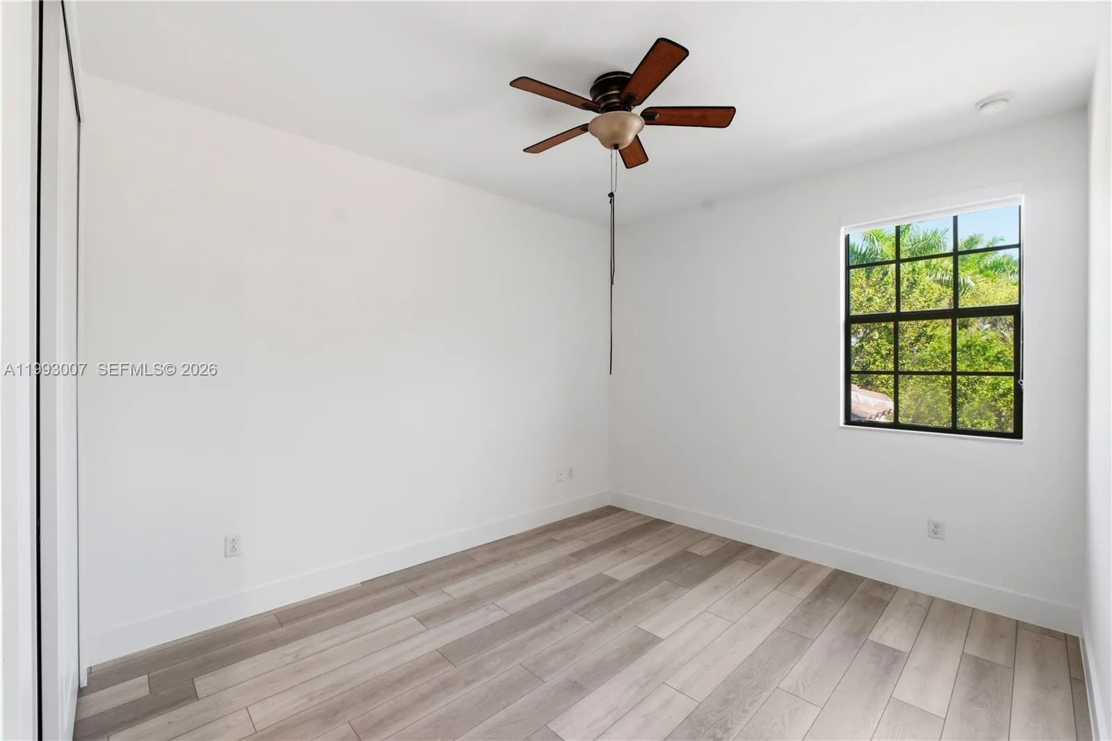 3rd bedroom Upstairs