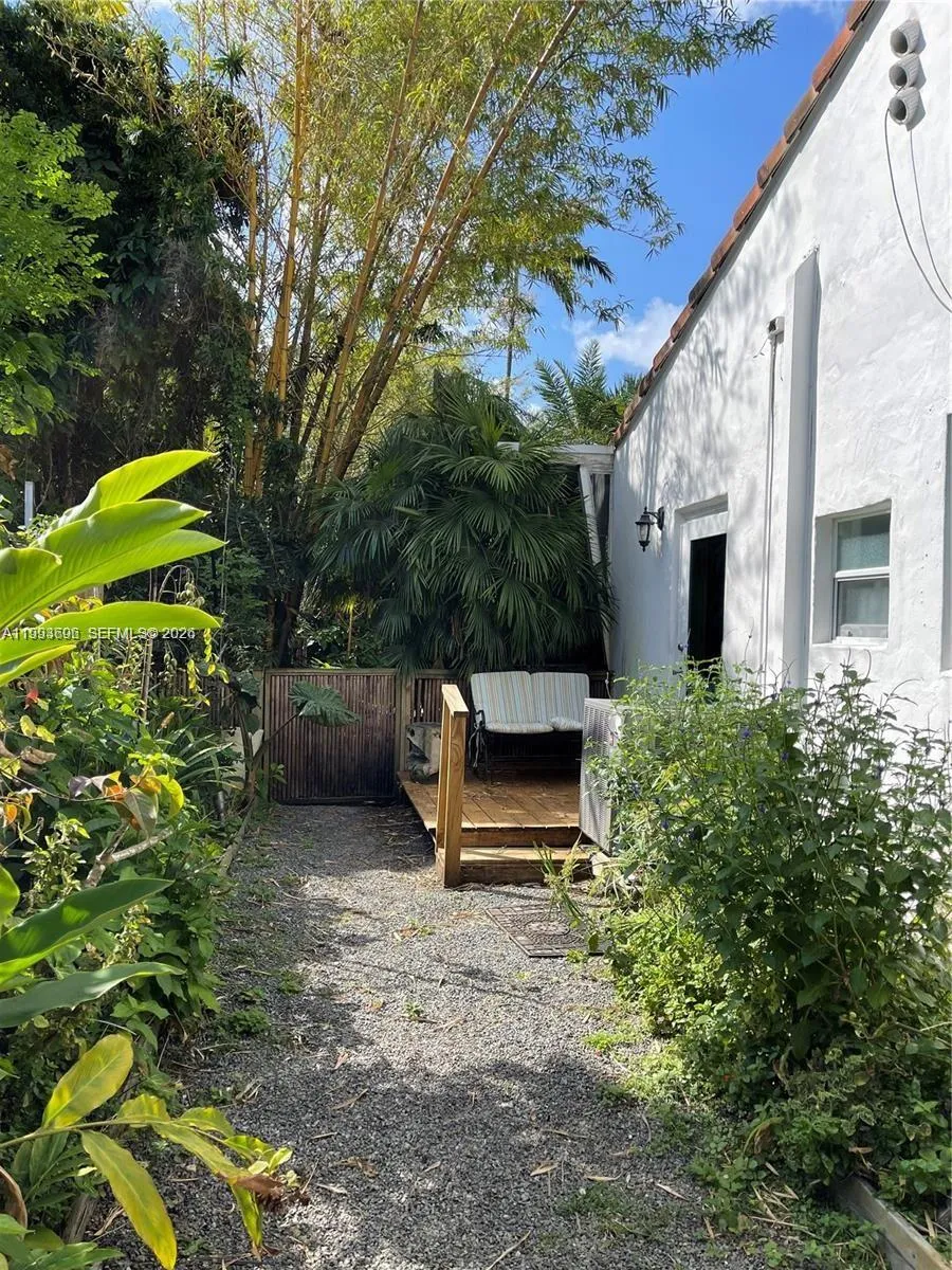 732 Ne 87th St 3, Miami, Florida 33138, Miami, Florida 33138, ,1 BathroomBathrooms,Residential Lease,For Rent,732 Ne 87th St 3, Miami, Florida 33138,A11993696