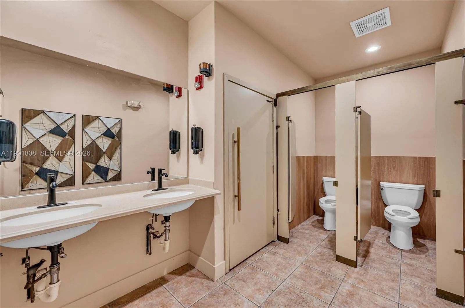 223 Valencia Ave, Coral Gables, Florida 33134, Coral Gables, Florida 33134, ,Commercial Lease,For Rent,223 Valencia Ave, Coral Gables, Florida 33134,A11991838