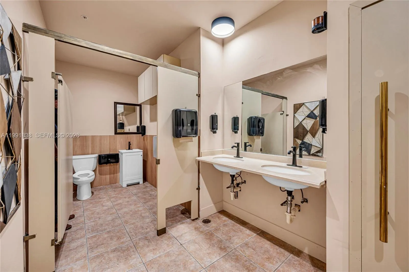 223 Valencia Ave, Coral Gables, Florida 33134, Coral Gables, Florida 33134, ,Commercial Lease,For Rent,223 Valencia Ave, Coral Gables, Florida 33134,A11991838