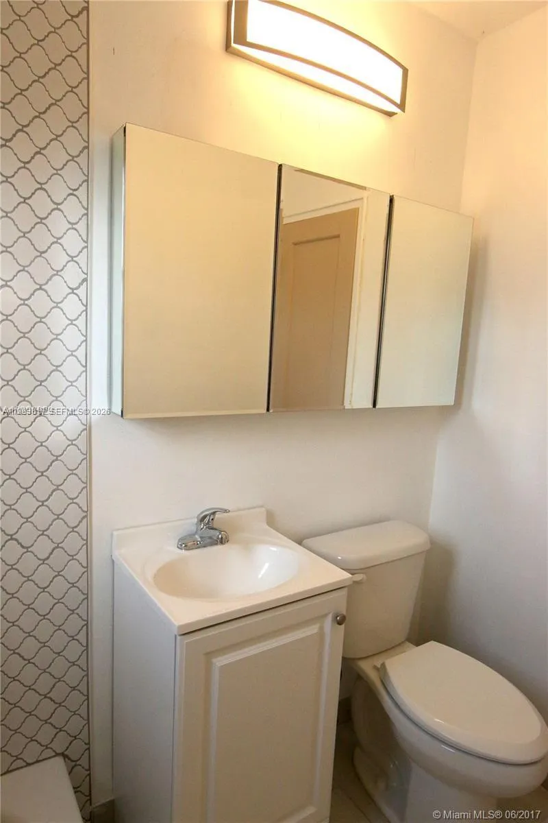 619 Anastasia Ave 4, Coral Gables, Florida 33134, Coral Gables, Florida 33134, 2 Bedrooms Bedrooms, ,1 BathroomBathrooms,Residential Lease,For Rent,619 Anastasia Ave 4, Coral Gables, Florida 33134,A11993817