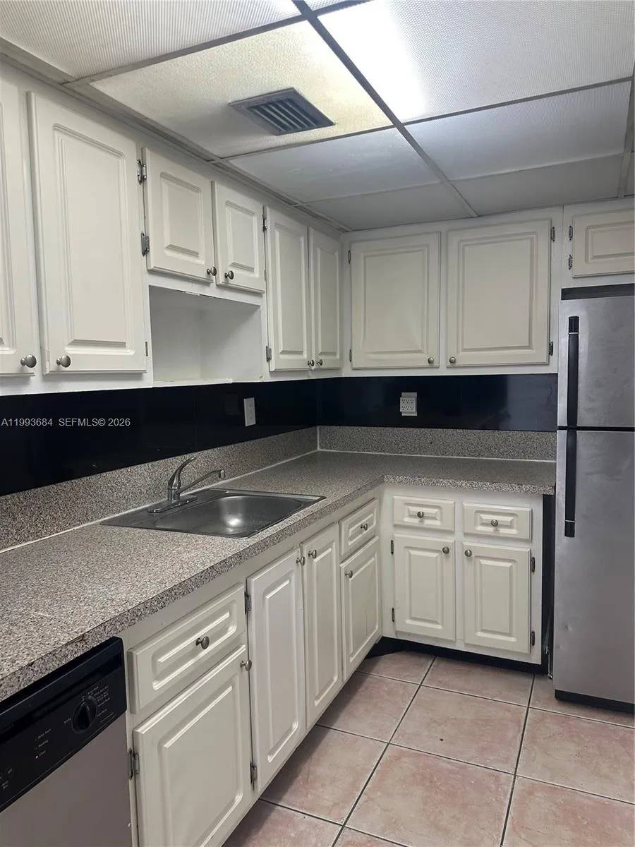 1805 Sans Souci Blvd 404, North Miami, Florida 331, North Miami, Florida 33181, 2 Bedrooms Bedrooms, ,2 BathroomsBathrooms,Residential Lease,For Rent,1805 Sans Souci Blvd 404, North Miami, Florida 331,A11993684