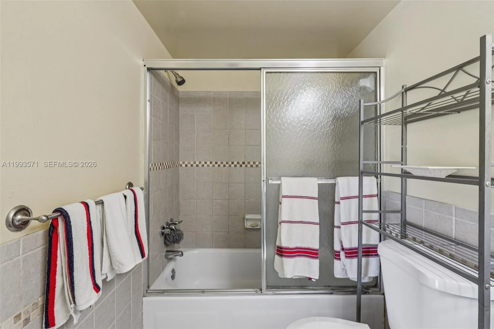 2301 Nw 41st Ave 403, Lauderhill, Florida 33313, Lauderhill, Florida 33313, 1 Bedroom Bedrooms, ,1 BathroomBathrooms,Residential,For Sale,2301 Nw 41st Ave 403, Lauderhill, Florida 33313,A11993571