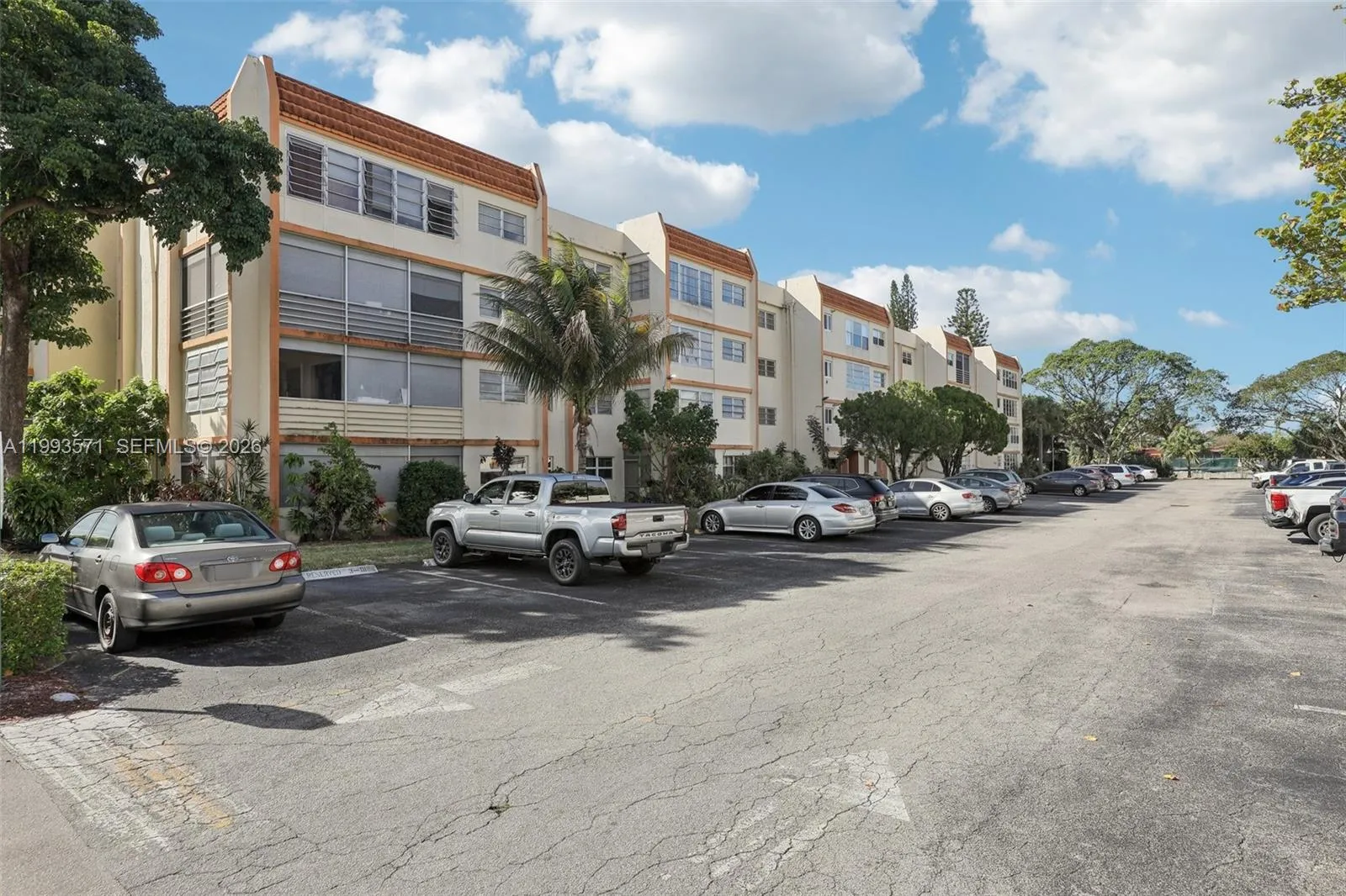 2301 Nw 41st Ave 403, Lauderhill, Florida 33313, Lauderhill, Florida 33313, 1 Bedroom Bedrooms, ,1 BathroomBathrooms,Residential,For Sale,2301 Nw 41st Ave 403, Lauderhill, Florida 33313,A11993571