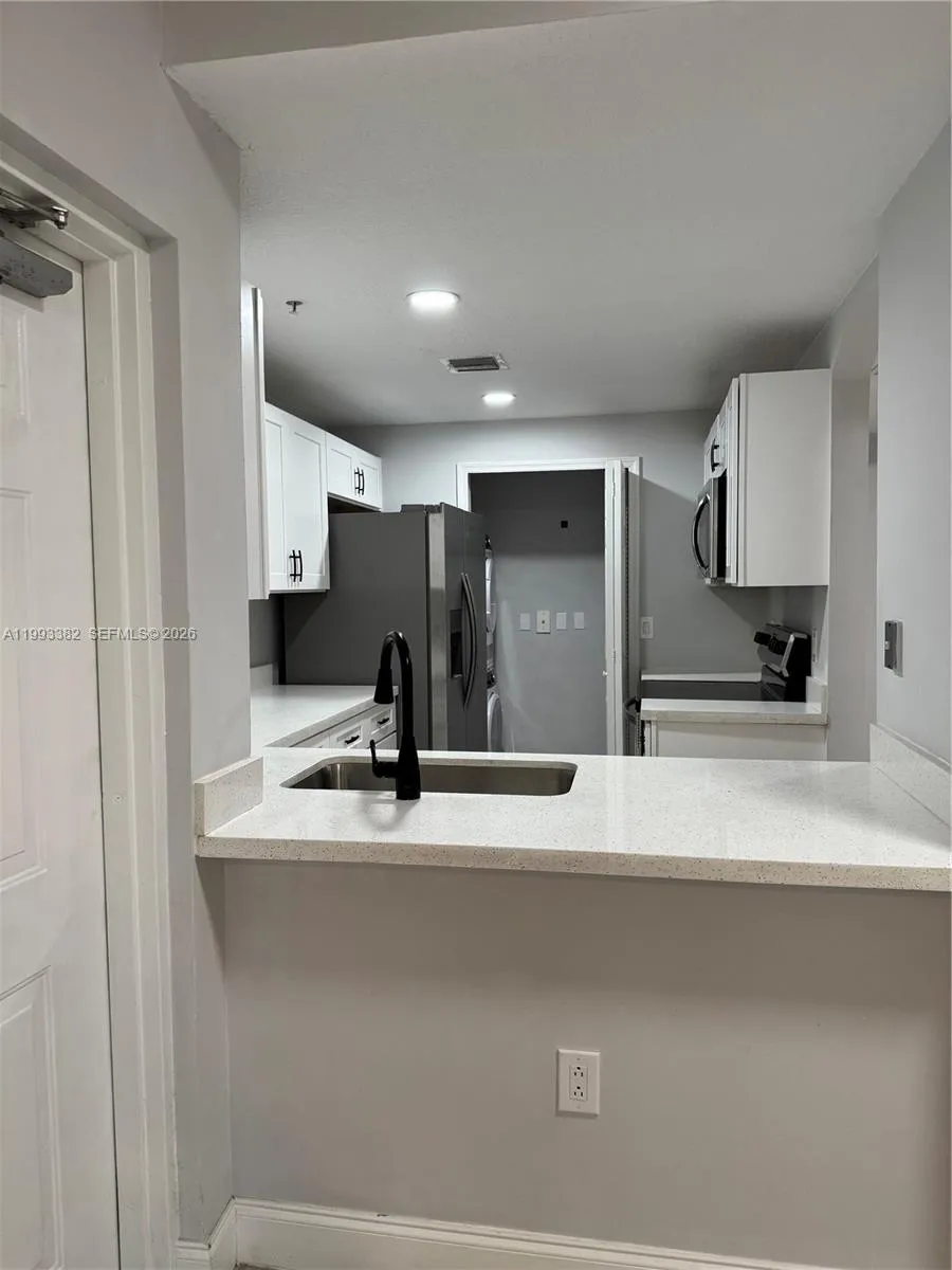 6440 Nw 114th Ave 406, Doral, Florida 33178, Doral, Florida 33178, 2 Bedrooms Bedrooms, ,2 BathroomsBathrooms,Residential Lease,For Rent,6440 Nw 114th Ave 406, Doral, Florida 33178,A11993382
