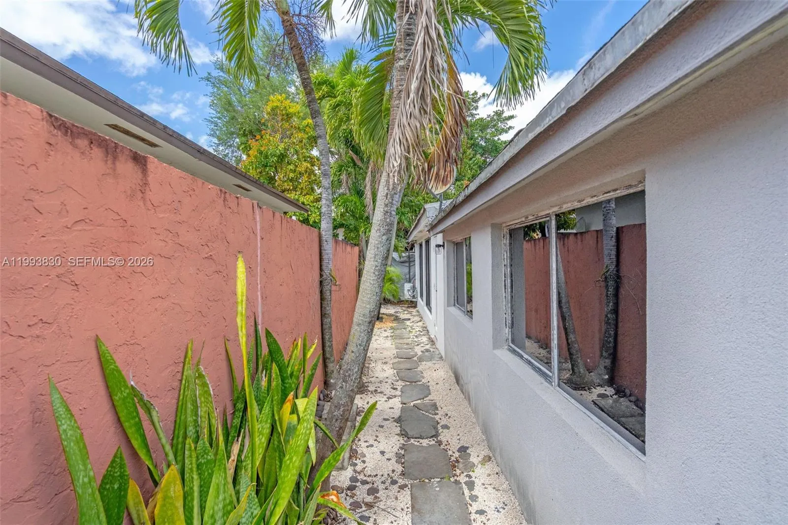 6295 Sw 29th St 1, Miami, Florida 33155, Miami, Florida 33155, 2 Bedrooms Bedrooms, ,1 BathroomBathrooms,Residential Lease,For Rent,6295 Sw 29th St 1, Miami, Florida 33155,A11993830