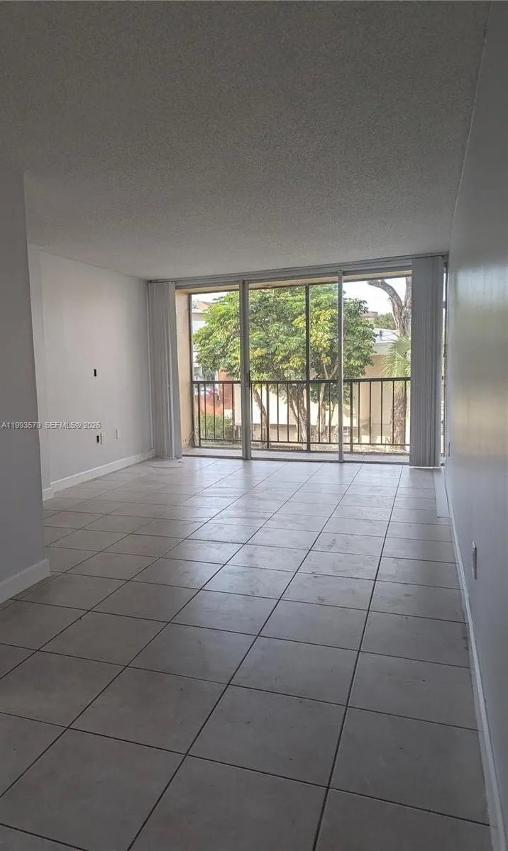 8810 Fontainebleau Blvd 201, Miami, Florida 33172, Miami, Florida 33172, 1 Bedroom Bedrooms, ,1 BathroomBathrooms,Residential Lease,For Rent,8810 Fontainebleau Blvd 201, Miami, Florida 33172,A11993579