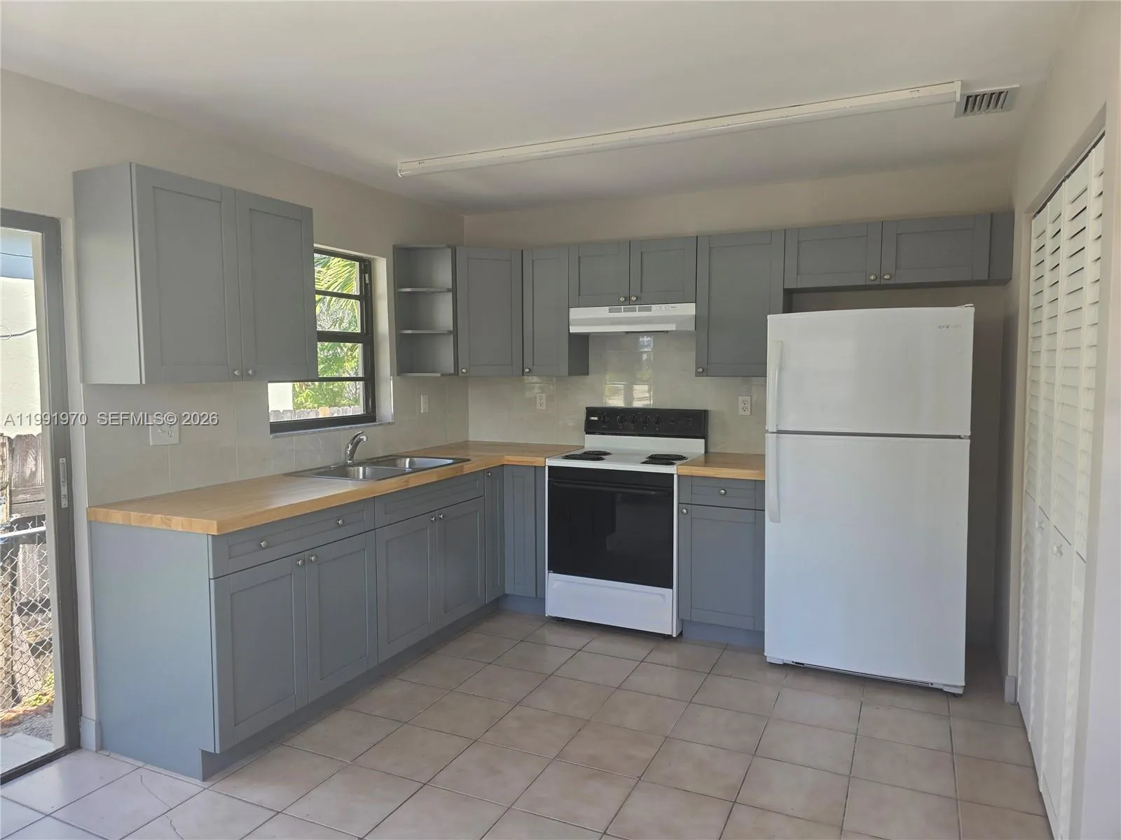 2331 Sw 31st Ave 2331, Miami, Florida 33145, Miami, Florida 33145, 2 Bedrooms Bedrooms, ,1 BathroomBathrooms,Residential Lease,For Rent,2331 Sw 31st Ave 2331, Miami, Florida 33145,A11991970