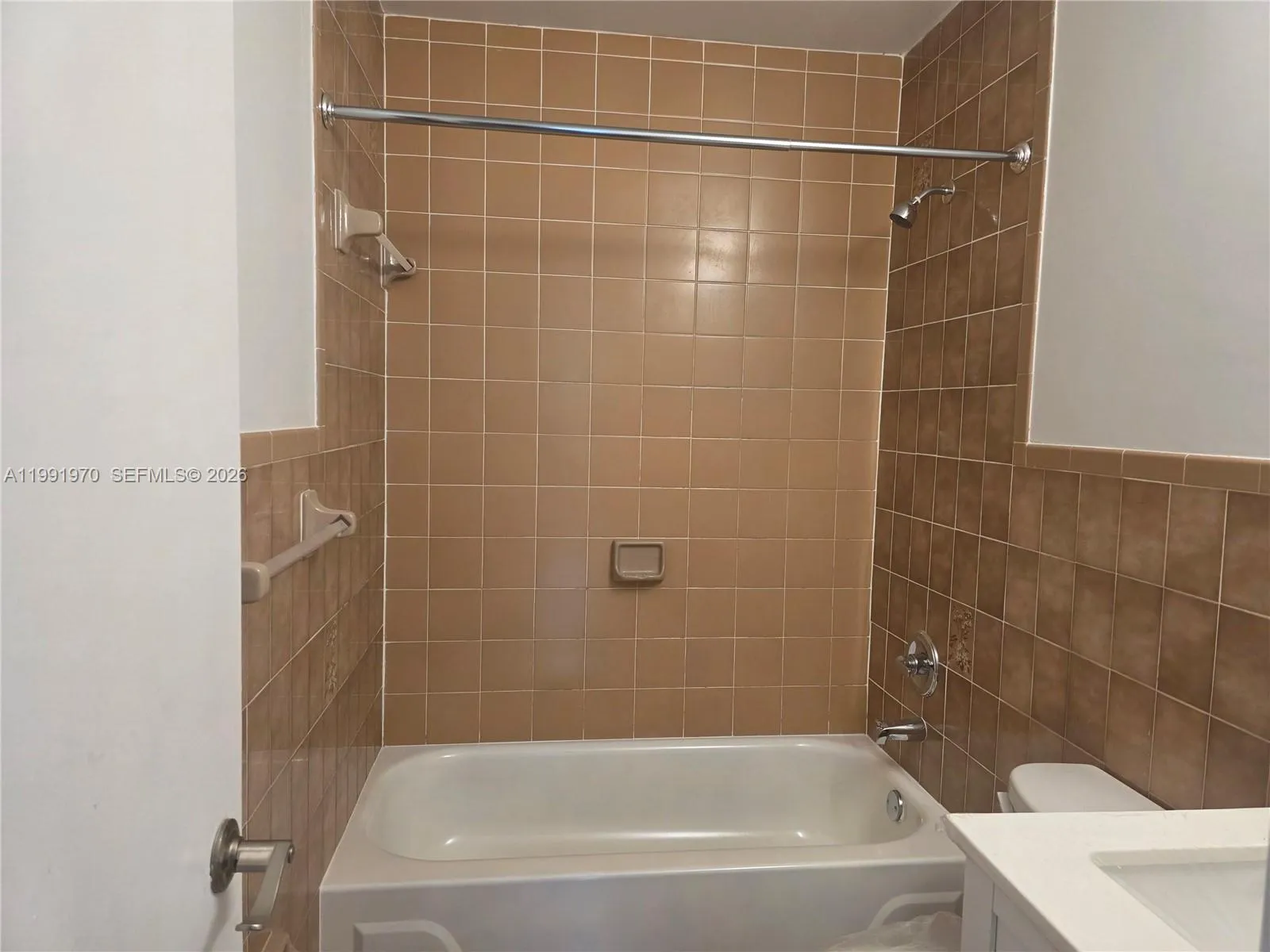 2331 Sw 31st Ave 2331, Miami, Florida 33145, Miami, Florida 33145, 2 Bedrooms Bedrooms, ,1 BathroomBathrooms,Residential Lease,For Rent,2331 Sw 31st Ave 2331, Miami, Florida 33145,A11991970