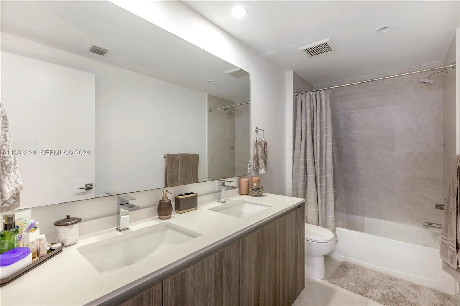 488 Ne 18th St 909, Miami, Florida 33132, Miami, Florida 33132, 2 Bedrooms Bedrooms, ,2 BathroomsBathrooms,Residential Lease,For Rent,488 Ne 18th St 909, Miami, Florida 33132,A11993326