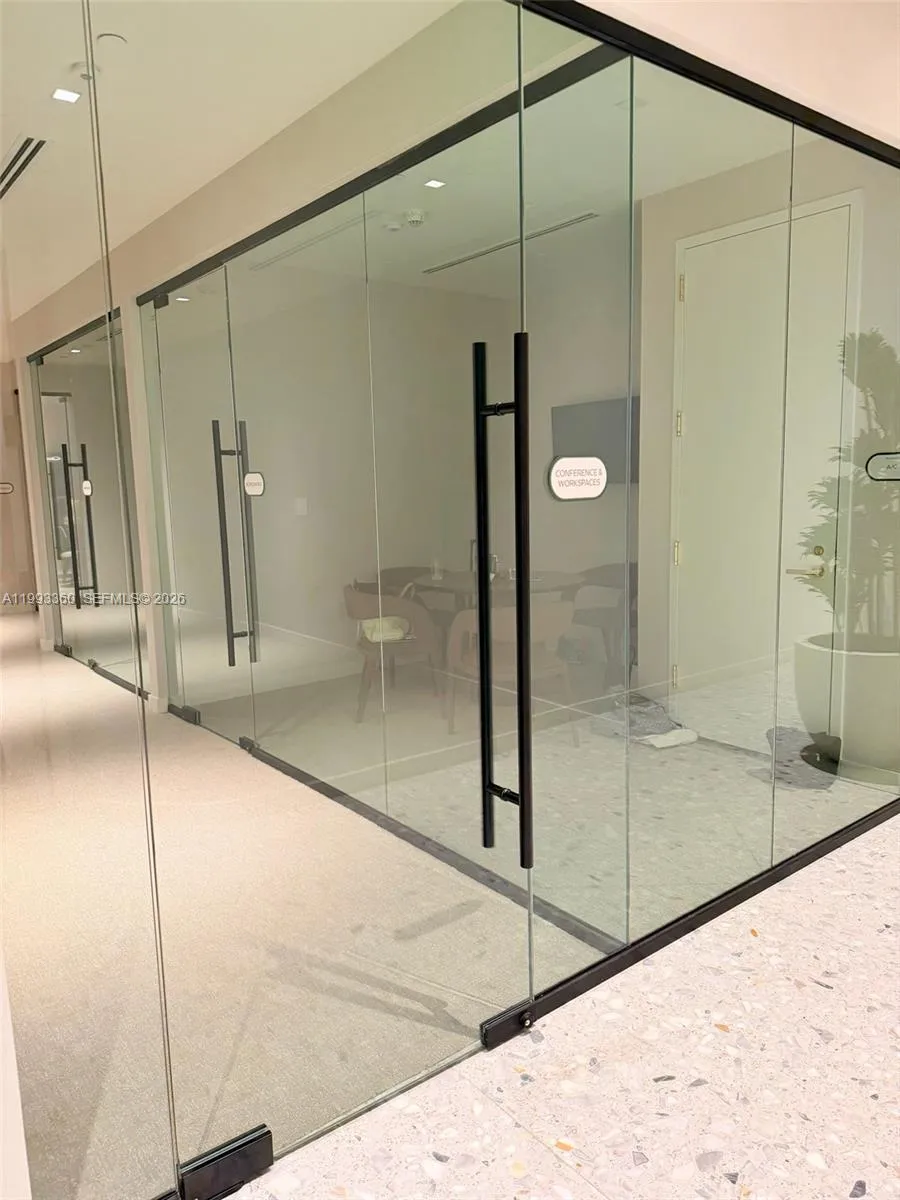 77 Se 5th St 1608, Miami, Florida 33131, Miami, Florida 33131, 1 Bedroom Bedrooms, ,1 BathroomBathrooms,Residential Lease,For Rent,77 Se 5th St 1608, Miami, Florida 33131,A11993360