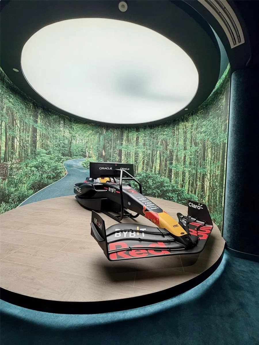 77 Se 5th St 1608, Miami, Florida 33131, Miami, Florida 33131, 1 Bedroom Bedrooms, ,1 BathroomBathrooms,Residential Lease,For Rent,77 Se 5th St 1608, Miami, Florida 33131,A11993360