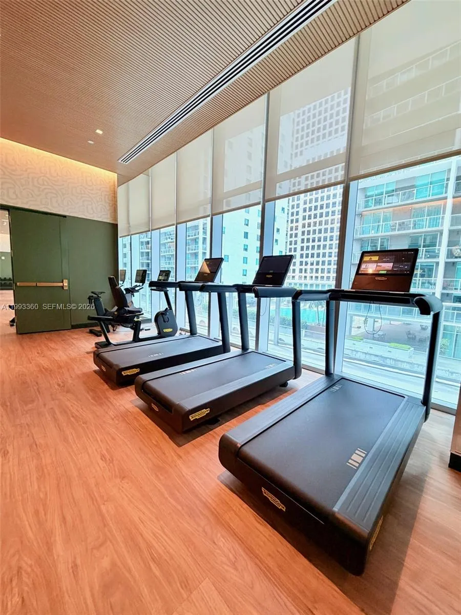 77 Se 5th St 1608, Miami, Florida 33131, Miami, Florida 33131, 1 Bedroom Bedrooms, ,1 BathroomBathrooms,Residential Lease,For Rent,77 Se 5th St 1608, Miami, Florida 33131,A11993360