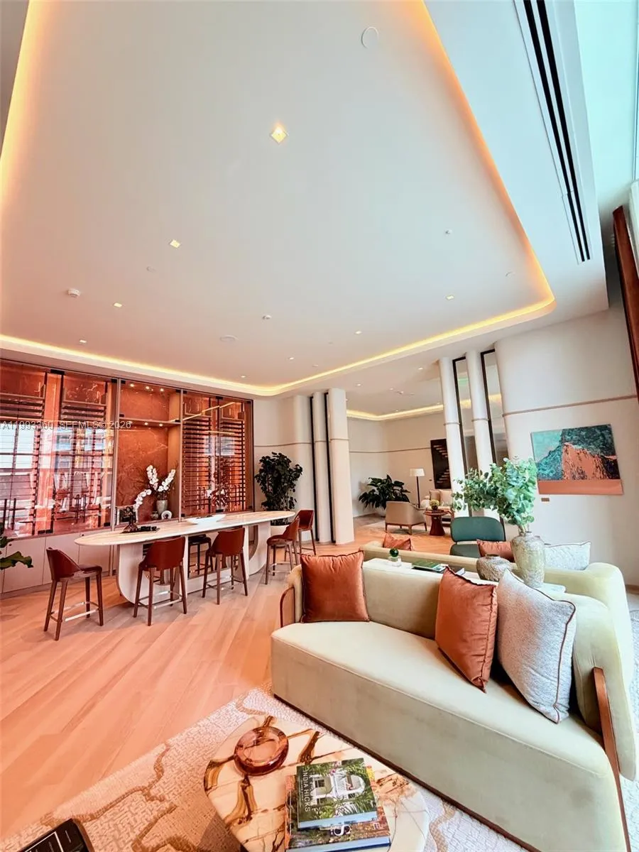 77 Se 5th St 1608, Miami, Florida 33131, Miami, Florida 33131, 1 Bedroom Bedrooms, ,1 BathroomBathrooms,Residential Lease,For Rent,77 Se 5th St 1608, Miami, Florida 33131,A11993360