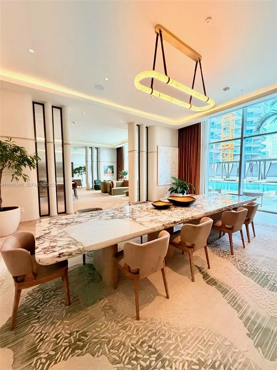 77 Se 5th St 1608, Miami, Florida 33131, Miami, Florida 33131, 1 Bedroom Bedrooms, ,1 BathroomBathrooms,Residential Lease,For Rent,77 Se 5th St 1608, Miami, Florida 33131,A11993360