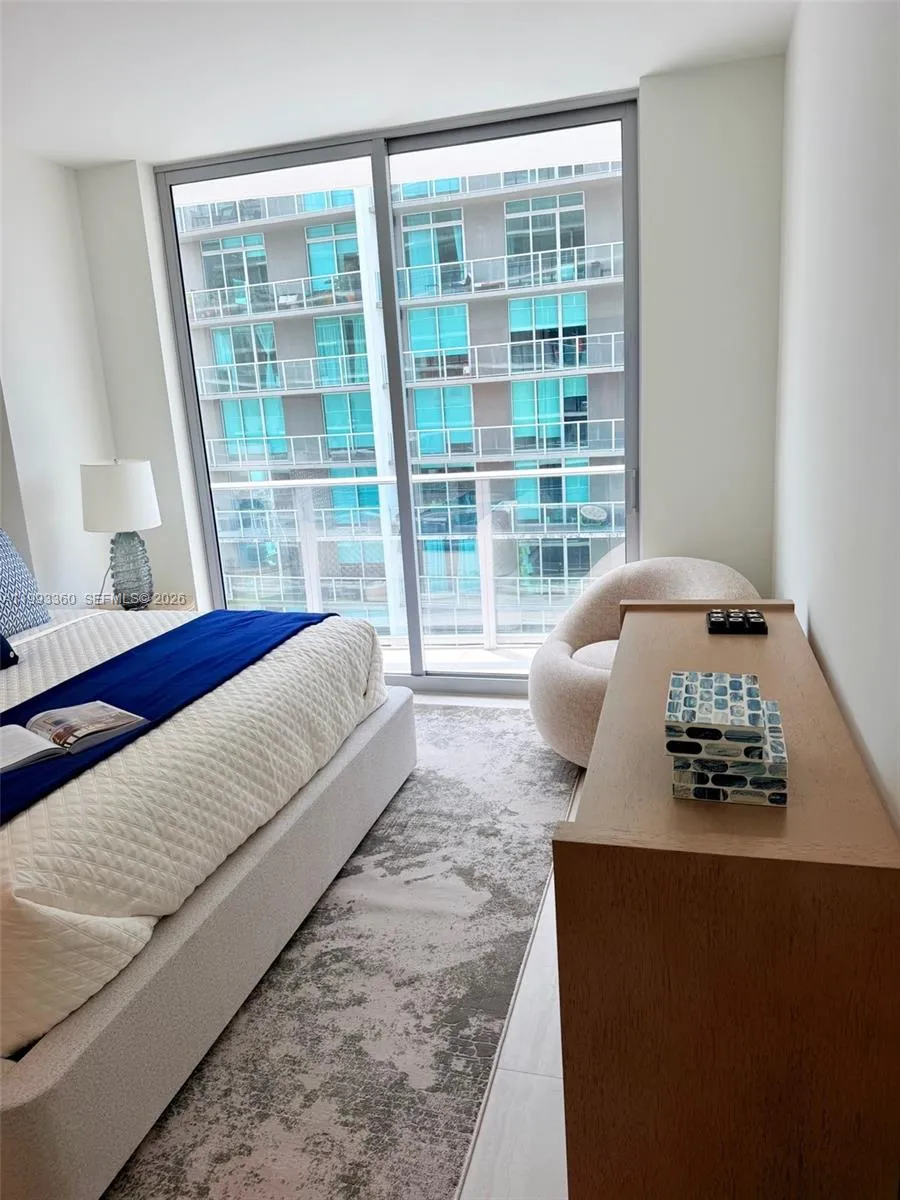 77 Se 5th St 1608, Miami, Florida 33131, Miami, Florida 33131, 1 Bedroom Bedrooms, ,1 BathroomBathrooms,Residential Lease,For Rent,77 Se 5th St 1608, Miami, Florida 33131,A11993360
