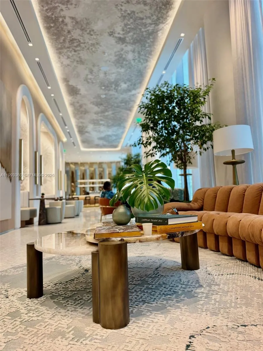 77 Se 5th St 1608, Miami, Florida 33131, Miami, Florida 33131, 1 Bedroom Bedrooms, ,1 BathroomBathrooms,Residential Lease,For Rent,77 Se 5th St 1608, Miami, Florida 33131,A11993360