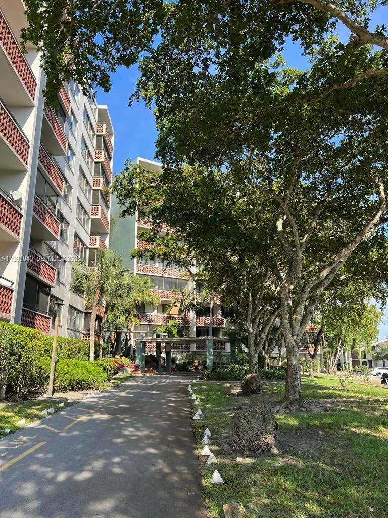 4222 Inverrary Blvd 4217, Lauderhill, Florida 3331, Lauderhill, Florida 33319, 1 Bedroom Bedrooms, ,1 BathroomBathrooms,Residential Lease,For Rent,4222 Inverrary Blvd 4217, Lauderhill, Florida 3331,A11993843