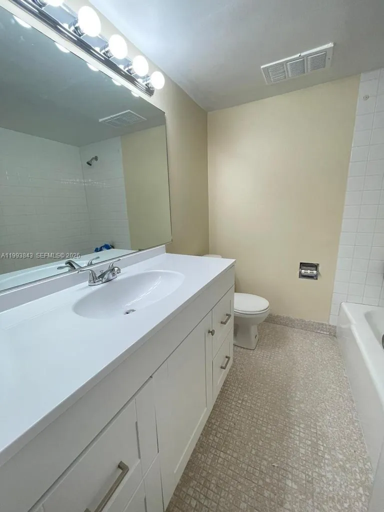 4222 Inverrary Blvd 4217, Lauderhill, Florida 3331, Lauderhill, Florida 33319, 1 Bedroom Bedrooms, ,1 BathroomBathrooms,Residential Lease,For Rent,4222 Inverrary Blvd 4217, Lauderhill, Florida 3331,A11993843