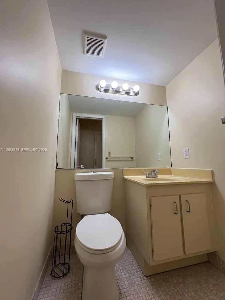 4222 Inverrary Blvd 4217, Lauderhill, Florida 3331, Lauderhill, Florida 33319, 1 Bedroom Bedrooms, ,1 BathroomBathrooms,Residential Lease,For Rent,4222 Inverrary Blvd 4217, Lauderhill, Florida 3331,A11993843